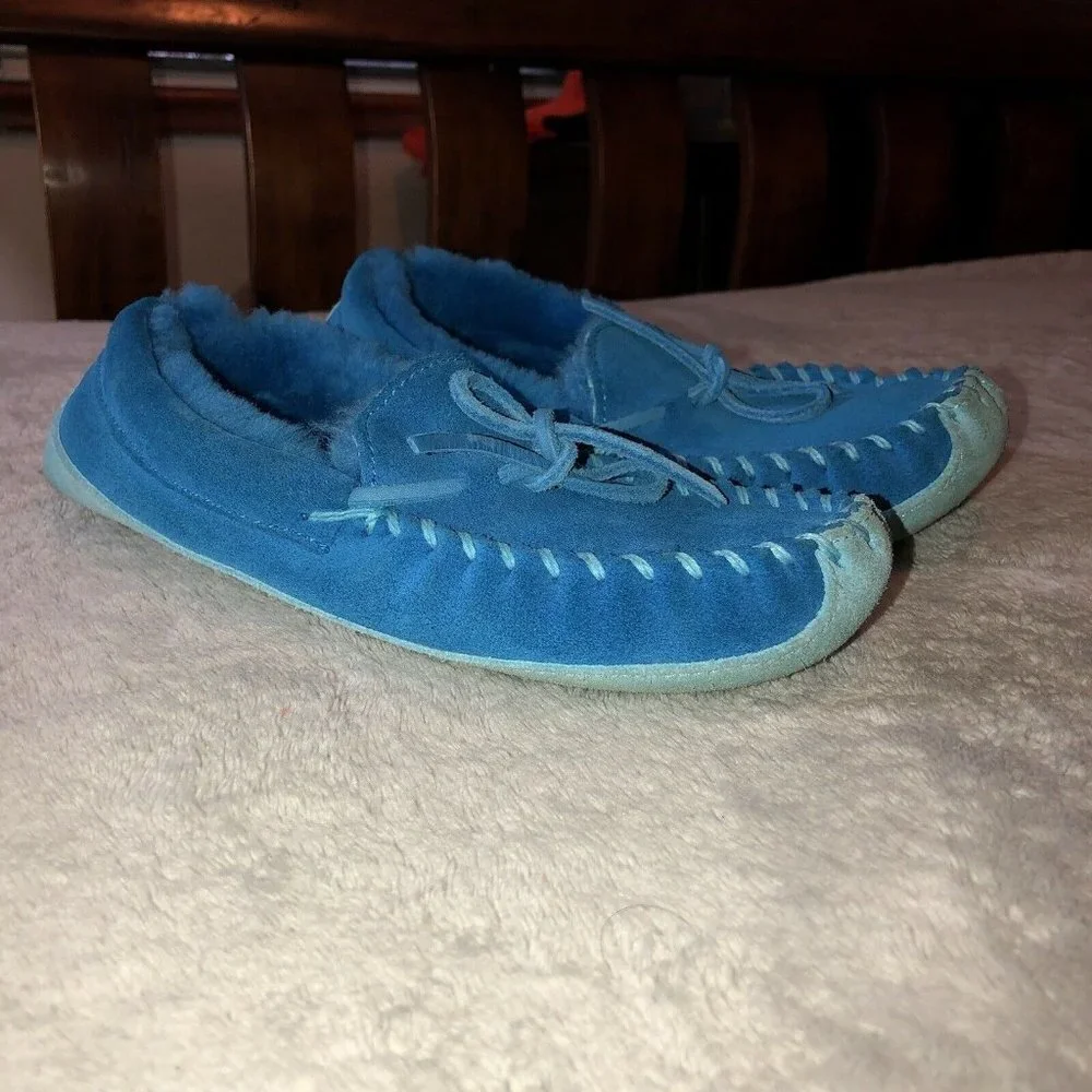 LL BEAN Kids Bright Blue Shearling Suede Slippers Indoor Lounge Shoe Sz 4
